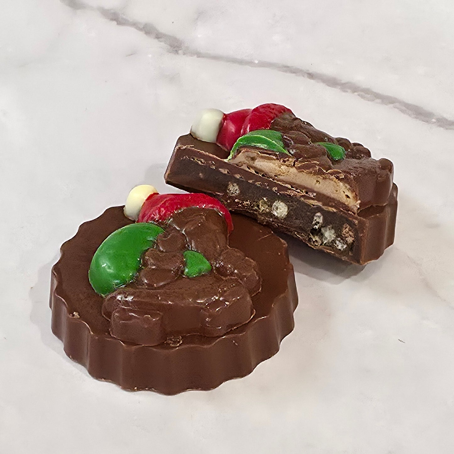 Christmas Milk Chocolate Round – Ganache & Rice Crispy, 0.5 lb